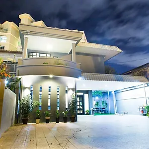 G Front Bed & Breakfast Batu Ferringhi